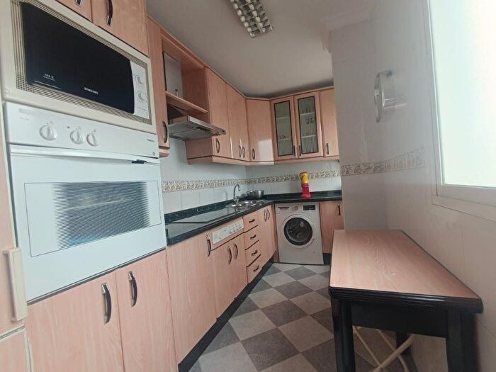 Piso en alquiler en Cruz de Humilladero, Distrito Zeta Recinto Ferial Cortijo de Torres de 3 habitaciones