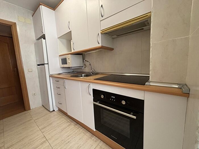 Casas en venta y pisos alquiler - 3