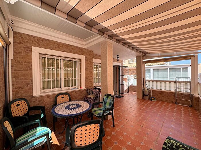 Casas en venta y pisos alquiler - 3