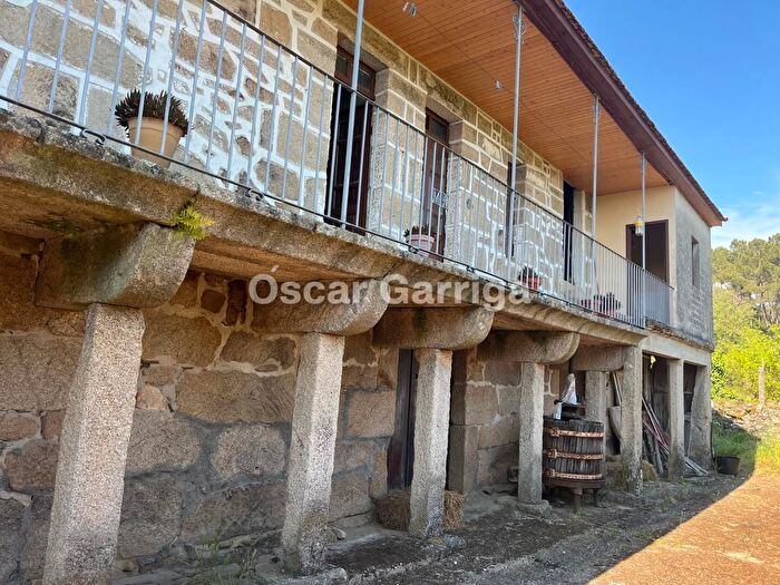 Casa en venta en O Carballiño, Ourense de 5 habitaciones
