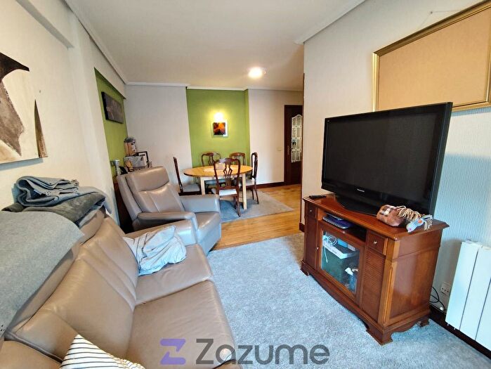 Casas en venta y pisos alquiler - 1