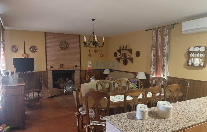 Casas en venta y pisos alquiler - 3