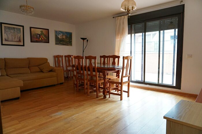 Casas en venta y pisos alquiler - 2