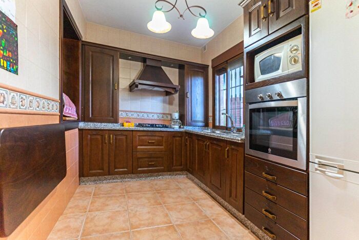 Casas en venta y pisos alquiler - 3