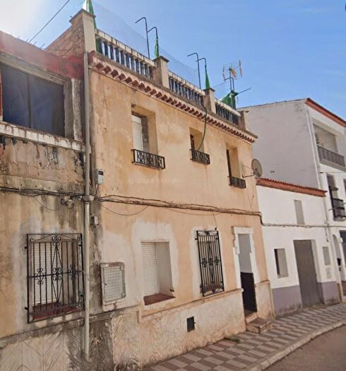 Casas en venta y pisos alquiler - 1