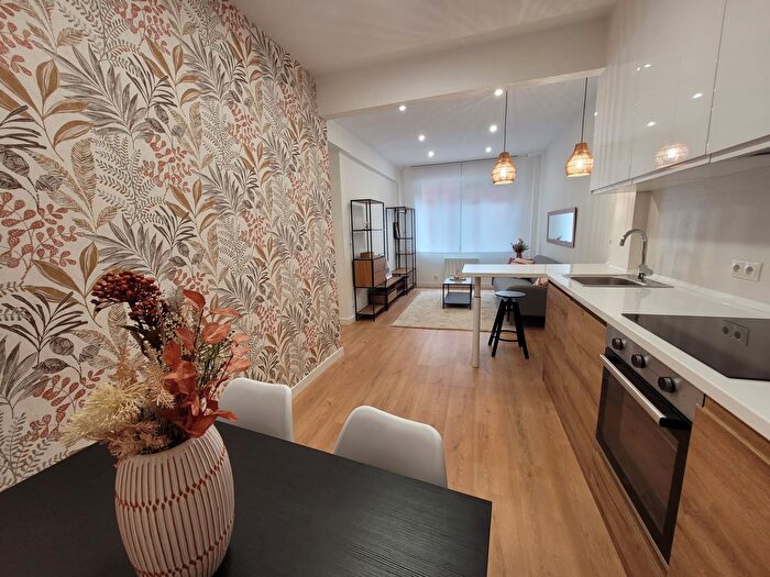 Casas en venta y pisos alquiler - 1