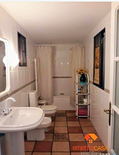 Casas en venta y pisos alquiler - 3