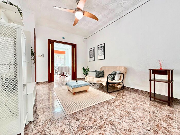 Casas en venta y pisos alquiler - 1