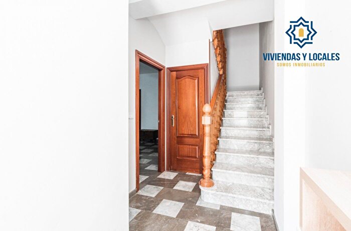 Casas en venta y pisos alquiler - 3