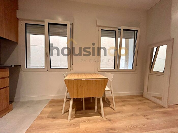 Casas en venta y pisos alquiler - 1