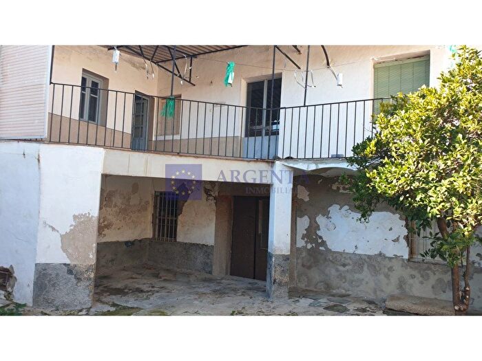 Casa en venta en Arroyo de la Luz, Cáceres de 12 habitaciones