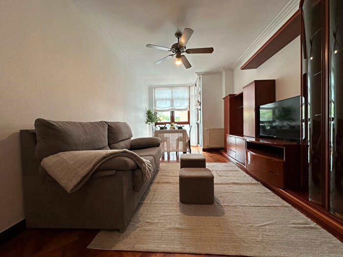 Casas en venta y pisos alquiler - 1