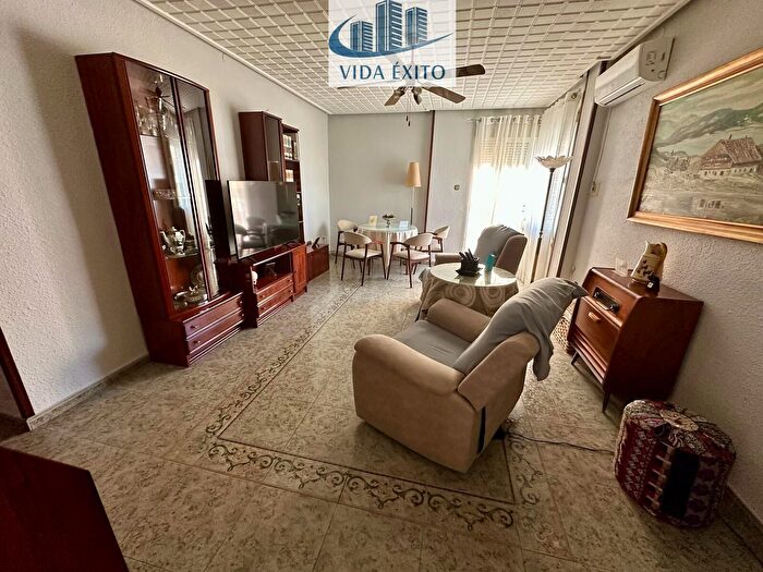 Casas en venta y pisos alquiler - 1