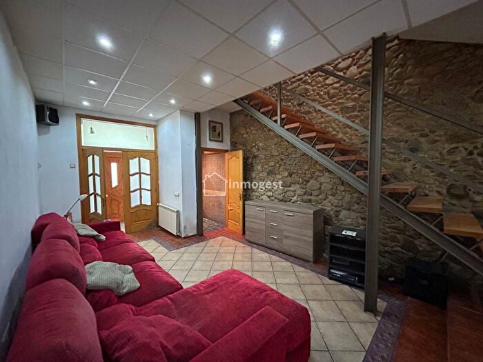 Casas en venta y pisos alquiler - 1