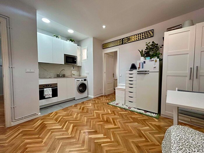 Casas en venta y pisos alquiler - 3