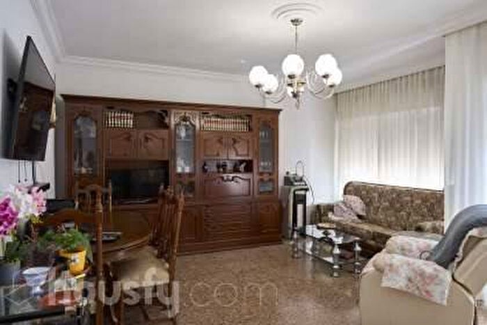 Casas en venta y pisos alquiler - 1