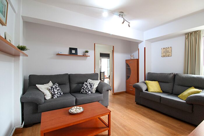 Casas en venta y pisos alquiler - 1