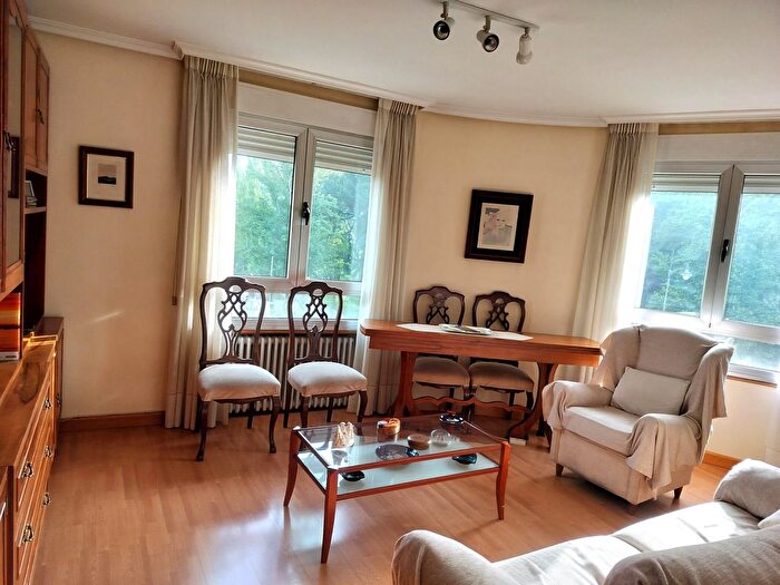Casas en venta y pisos alquiler - 1