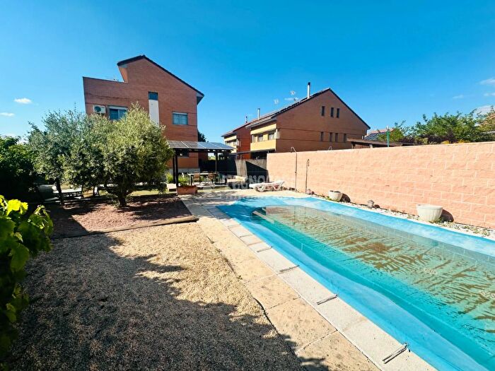 Casas en venta y pisos alquiler - 2