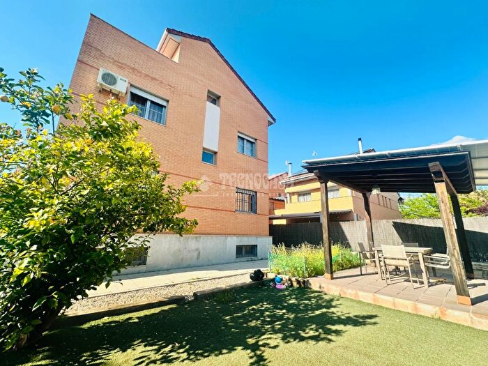 Casas en venta y pisos alquiler - 1