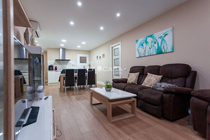 Casas en venta y pisos alquiler - 1