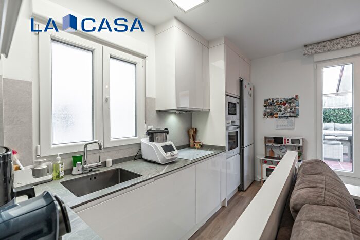 Casas en venta y pisos alquiler - 3