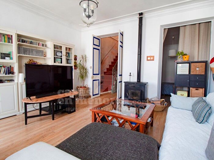 Casas en venta y pisos alquiler - 3