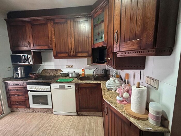 Casas en venta y pisos alquiler - 3