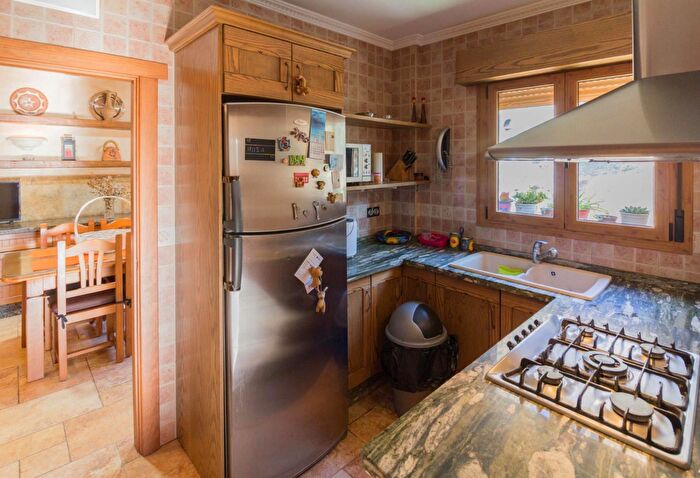 Casas en venta y pisos alquiler - 3