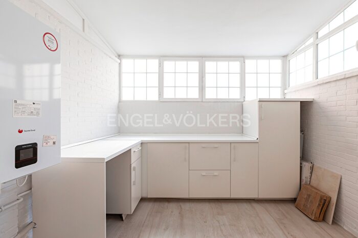 Casas en venta y pisos alquiler - 3