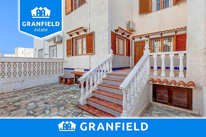 Piso en venta en Nueva Torrevieja Aguas Nuevas, Nueva Torrevieja de 6 habitaciones