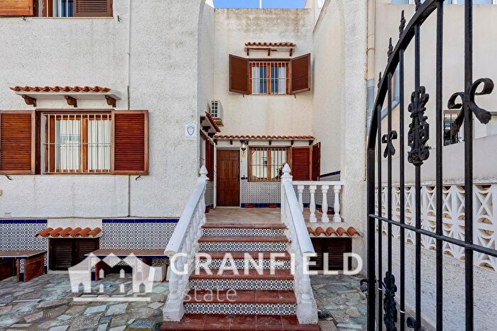Casas en venta y pisos alquiler - 3