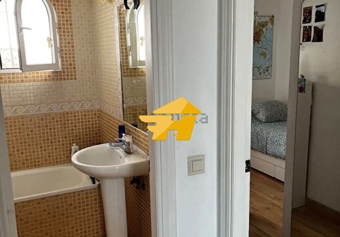 Casas en venta y pisos alquiler - 3