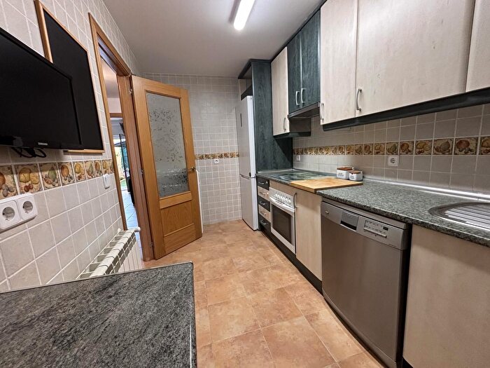 Casas en venta y pisos alquiler - 1