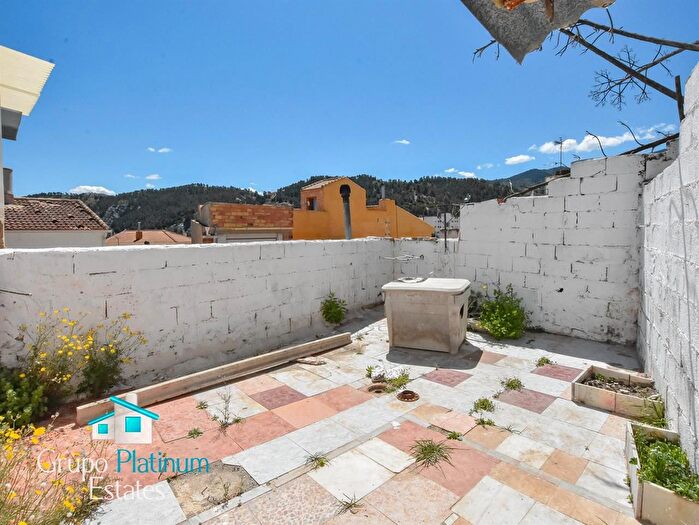 Casas en venta y pisos alquiler - 3