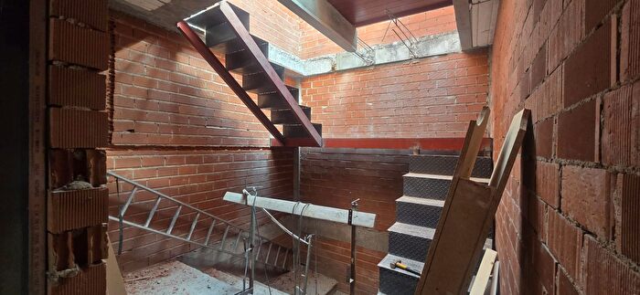 Casas en venta y pisos alquiler - 3