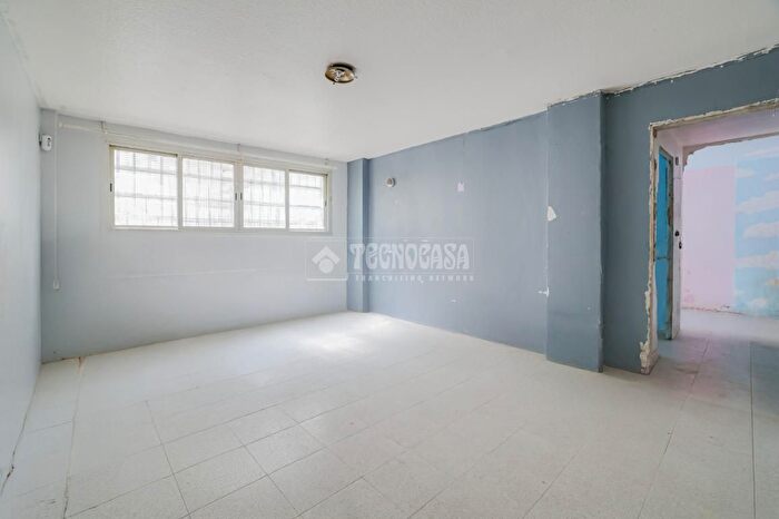 Piso en venta en Bellvitge El Gornal Granvia LH, Bellvitge de 3 habitaciones