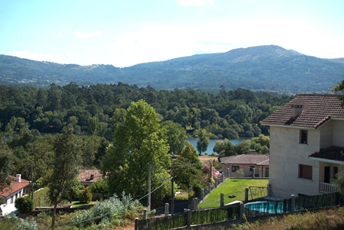 Casa en venta en Tomiño, Pontevedra de 4 habitaciones