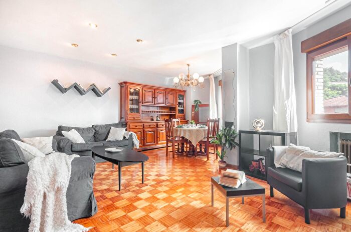 Casas en venta y pisos alquiler - 1