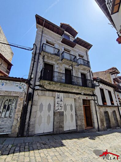 Casas en venta y pisos alquiler - 3