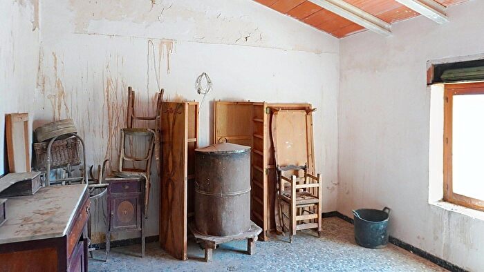 Casas en venta y pisos alquiler - 3