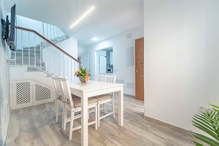 Casas en venta y pisos alquiler - 3