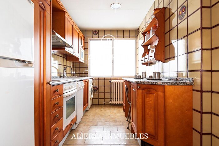 Casas en venta y pisos alquiler - 3