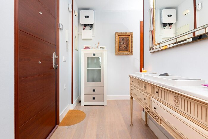 Casas en venta y pisos alquiler - 3