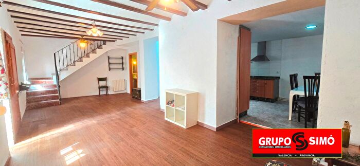 Casas en venta y pisos alquiler - 1