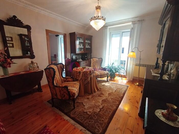 Casas en venta y pisos alquiler - 1