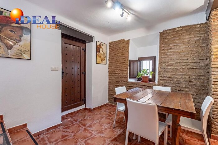 Casas en venta y pisos alquiler - 3