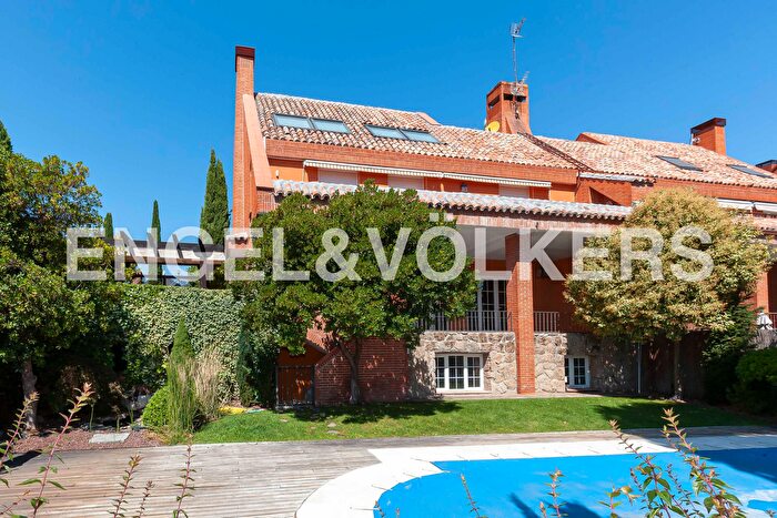 Casas en venta y pisos alquiler - 1