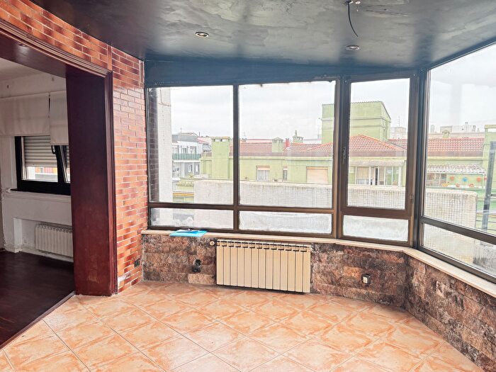 Casas en venta y pisos alquiler - 3