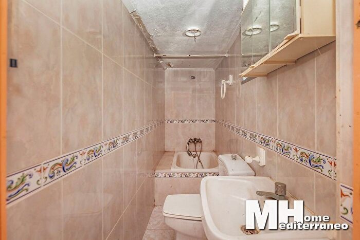 Casas en venta y pisos alquiler - 3